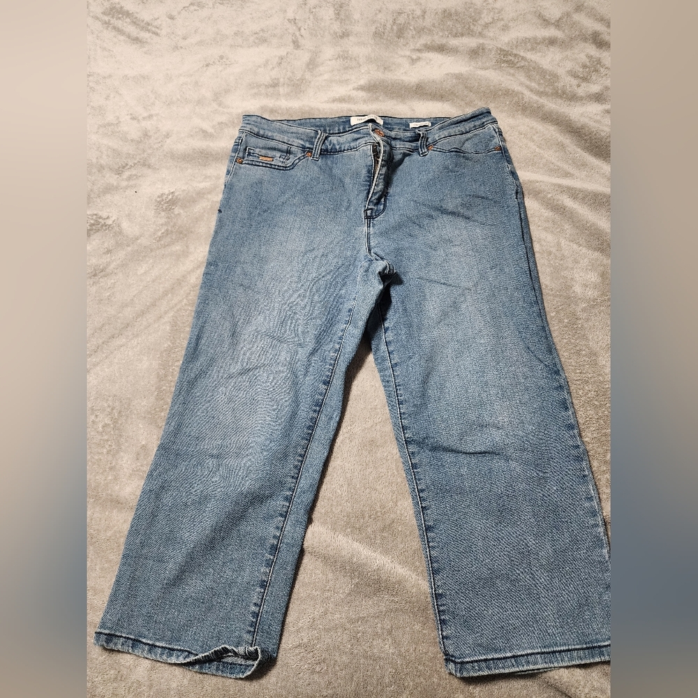 Nine West Light Blue Straight Leg Capri Jeans